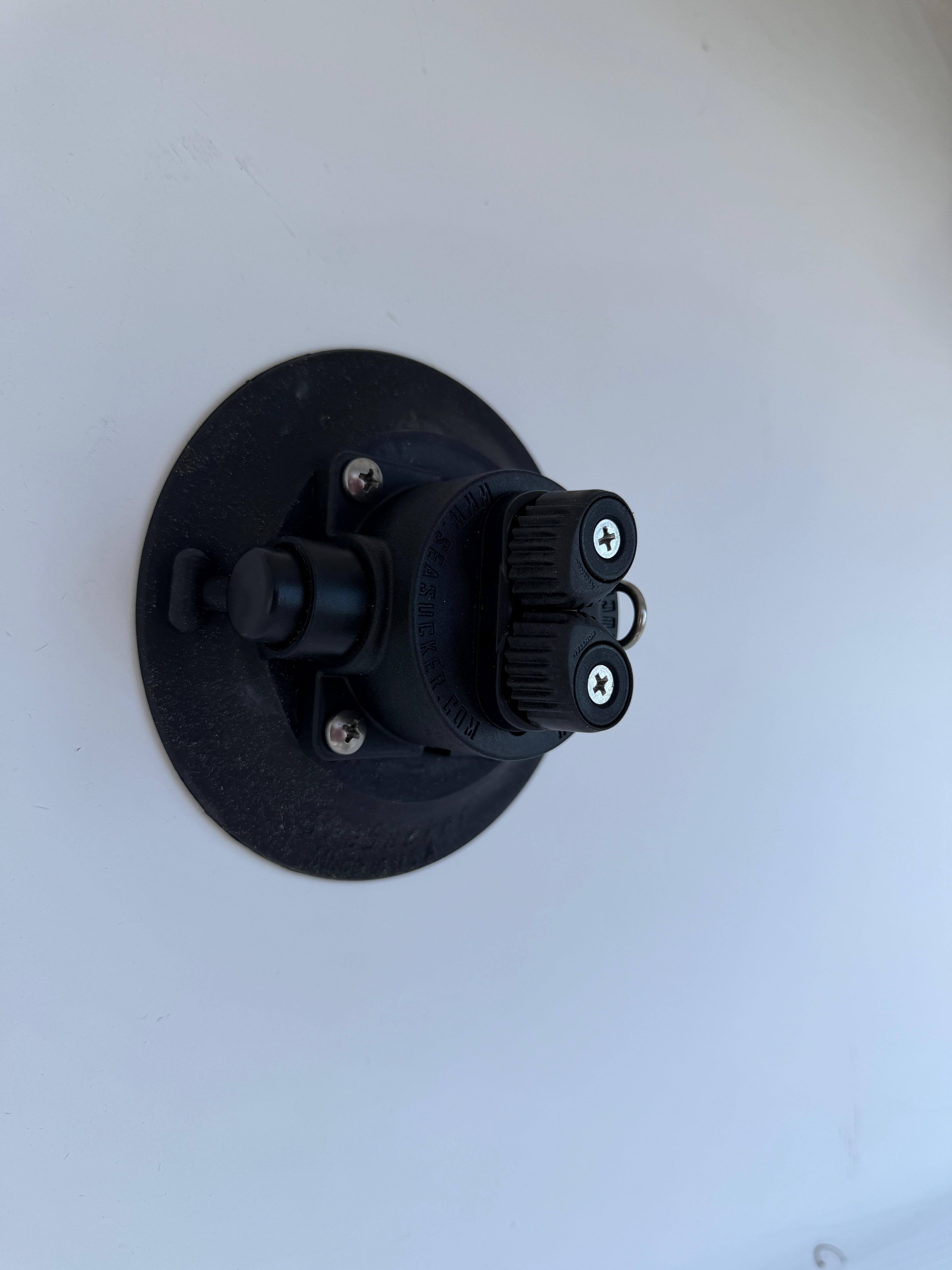 Seasucker Halyard Tensioner