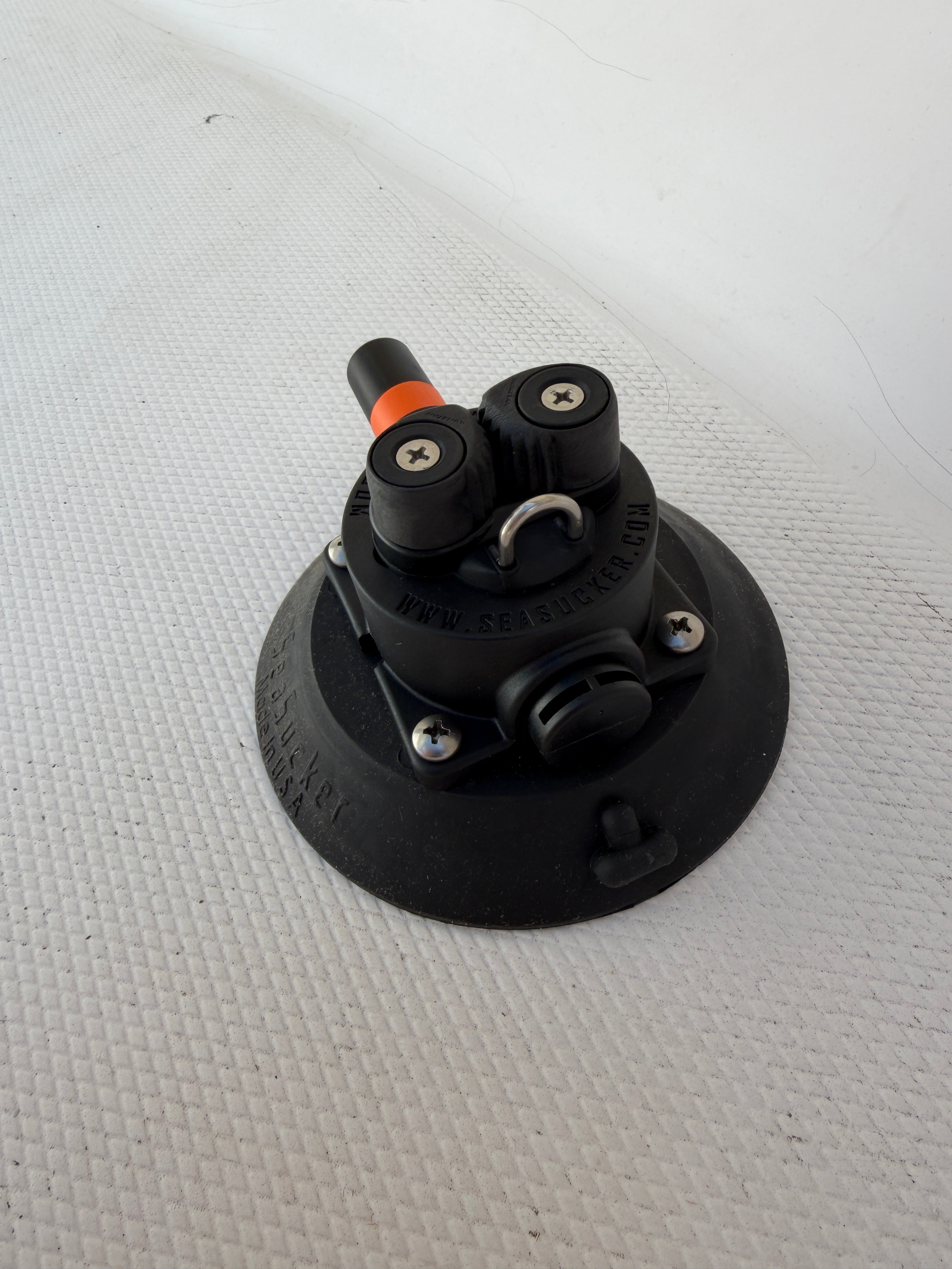 Seasucker Halyard Tensioner